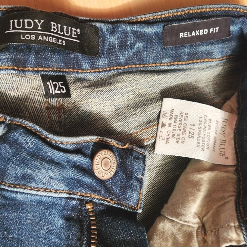 Judy Blue Jeans Dark Wash Distressed Denim Relaxed Fit Raw Hem Stretch Size 1/25 - Picture 3 of 10